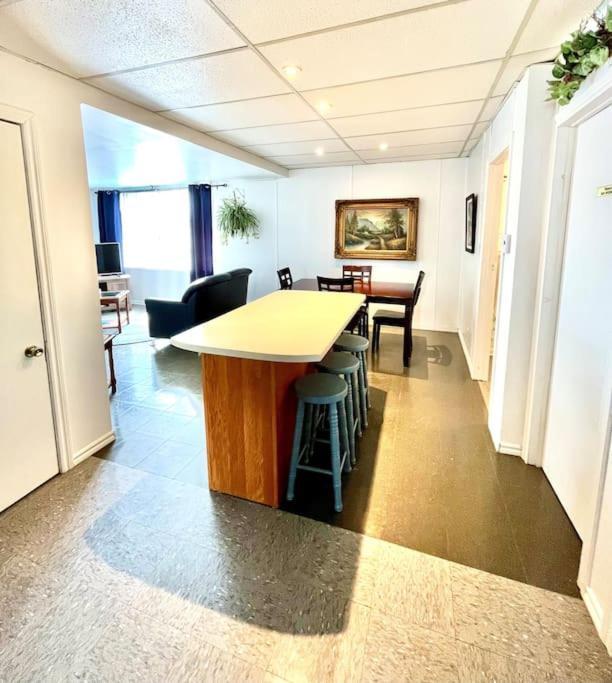 Les Appartements Du Vieil Edifice Metabetchouan Kültér fotó