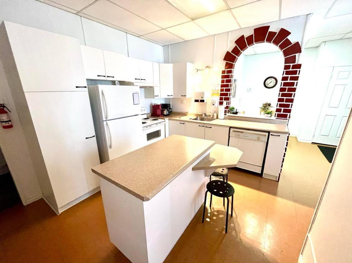 Les Appartements Du Vieil Edifice Metabetchouan Kültér fotó